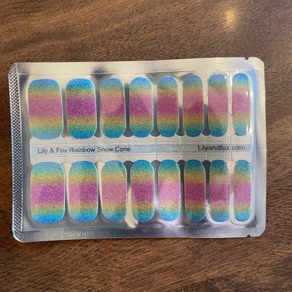 NEW! Lot of 3 Lily and Fox press on nail polish colors! 😍🤩 - Picture 4 of 4